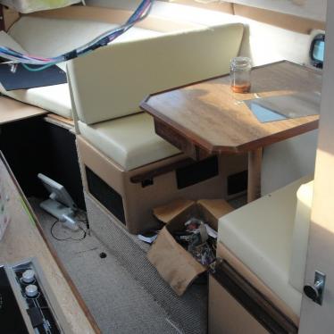 1985 Bayliner aft cabin