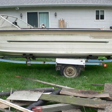 Starcraft Holiday 18' Boat And Trailer for sale for $300 - Boats-from ...