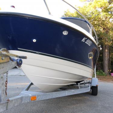 2007 Bayliner 210 discovery