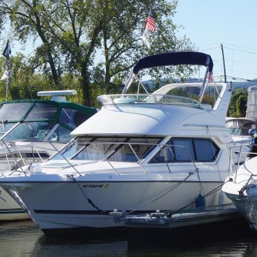 2002 Bayliner 2858 command bridge