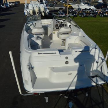 2004 Stingray 240 bowrider