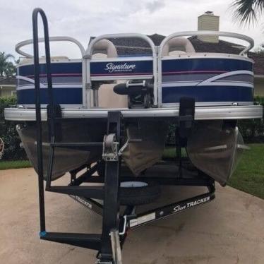 2014 Sun Tracker fishin' barge 22 dlx