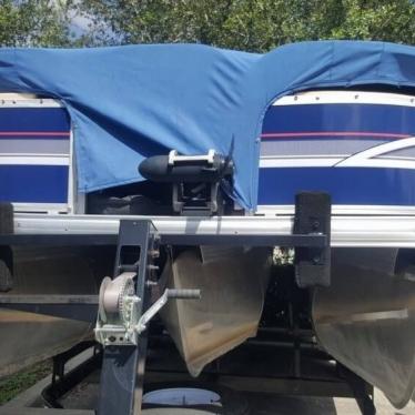 2014 Sun Tracker fishin' barge 22 dlx