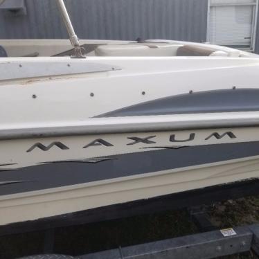 2006 Bayliner maxum