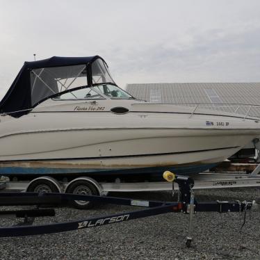 2001 Rinker fiesta vee