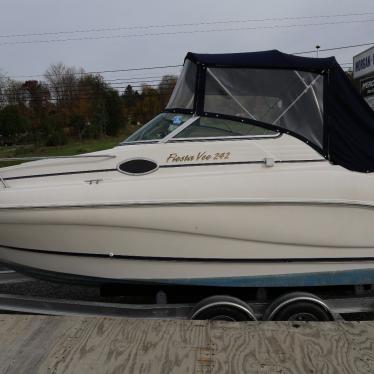 2001 Rinker fiesta vee