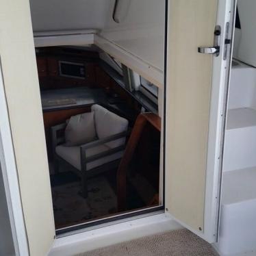 2000 Carver 406 aft cabin