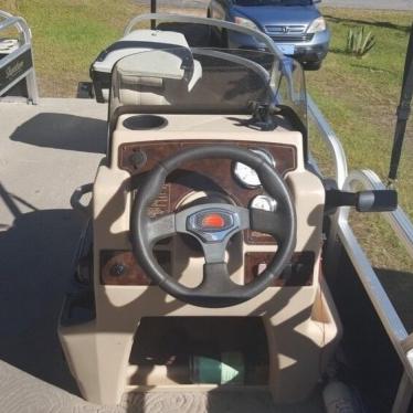 2012 Sun Tracker 18 dlx bass buggy