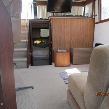 1982 Carver 3607 aft cabin