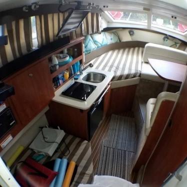 2013 Bayliner 266 discovery