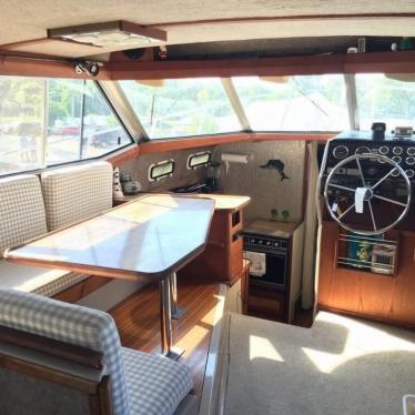 1985 Bayliner 3270 explorer