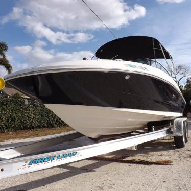 2013 Sea Ray 220 sundeck