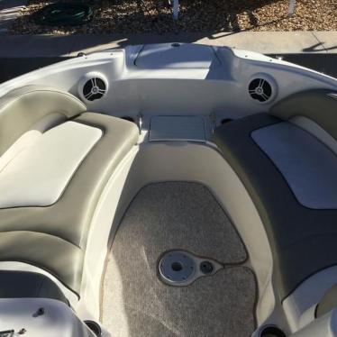 2006 Sea Ray 220 sundeck