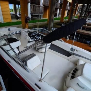 2009 Bayliner 205