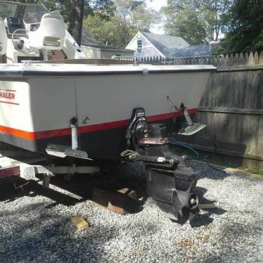 1982 Boston Whaler 25 revenge