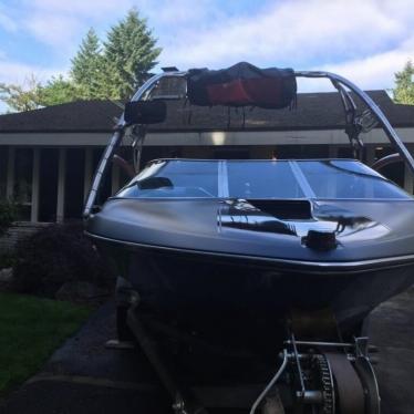 1989 Bayliner ski challenger 2081