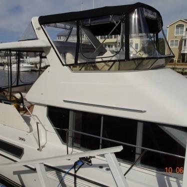 1994 Carver 390 aft cabin