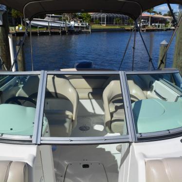 2012 Hurricane 2400 sun deck