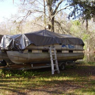 1993 Sun Tracker pontoon