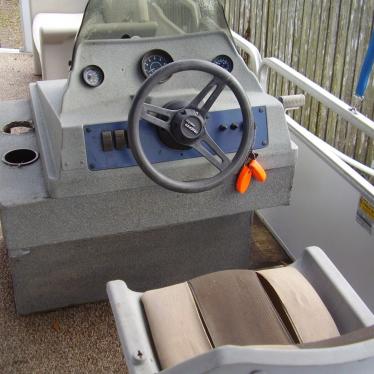 1993 Sun Tracker pontoon