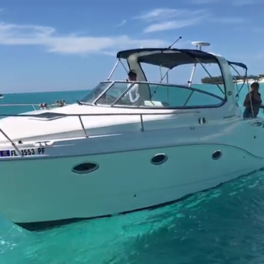 2009 Rinker 280 express cruiser