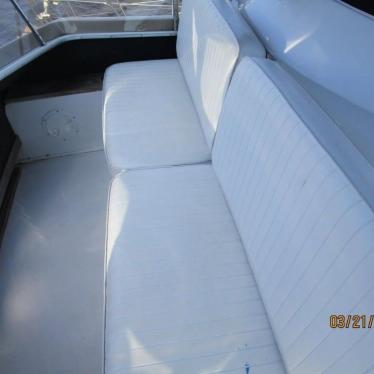 1982 Carver 3607 aft cabin