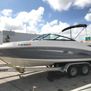 2016 Sea Ray 220