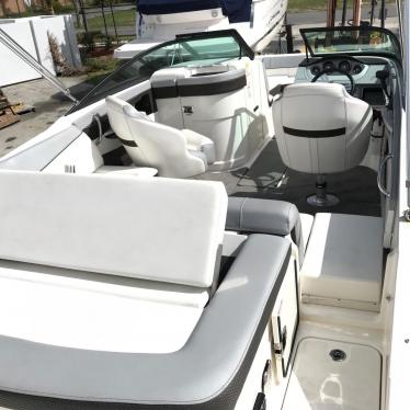 2016 Sea Ray 220