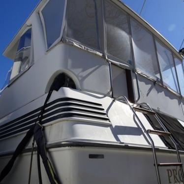 1989 Sea Ray 440 aft cabin