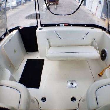 2013 Bayliner 266 discovery