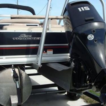 2014 Sun Tracker fishin' barge 24 signature series