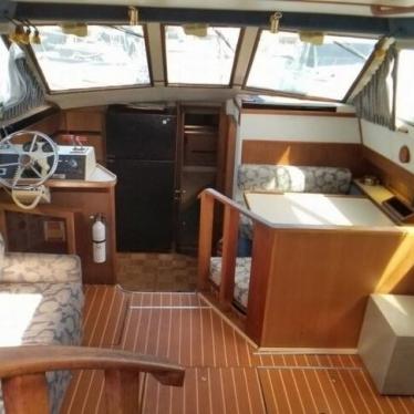 1986 Sea Ray 410 aft cabin