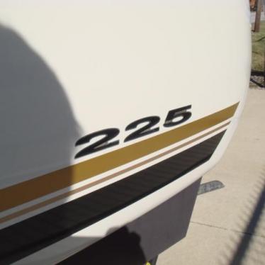 2001 Sea Ray 225 weekender