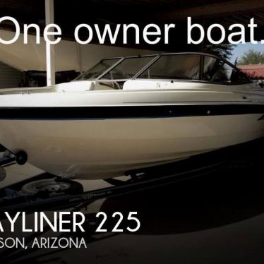 2004 Bayliner 225