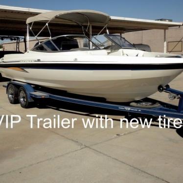 2004 Bayliner 225