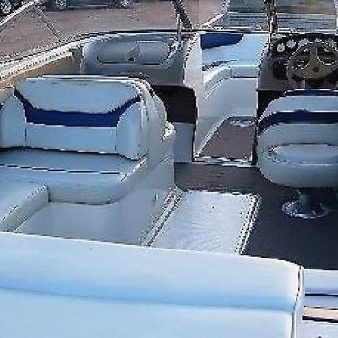 2004 Bayliner 225