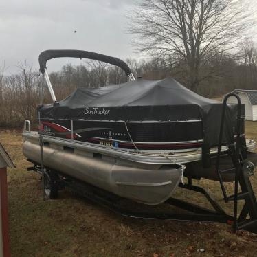 2012 Sun Tracker bass buggy 18dlx