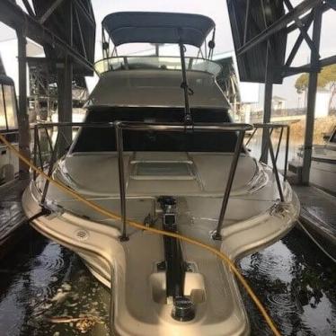 2001 Bayliner 2858 command bridge