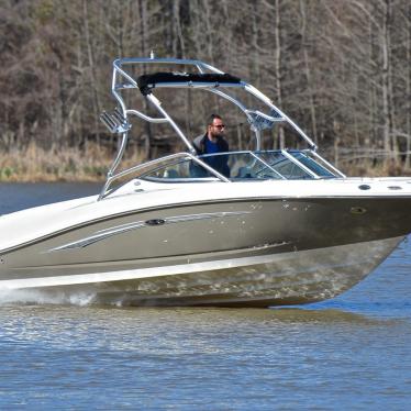 2007 Sea Ray 230 select wake