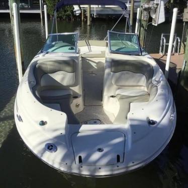 2006 Sea Ray 220 sundeck