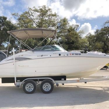 2015 Hurricane 2200 sun deck