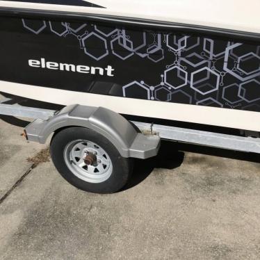 2014 Bayliner element e16