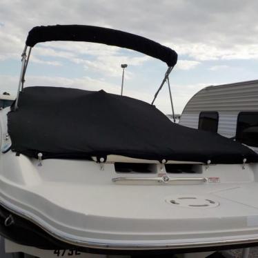 2006 Sea Ray 220 select