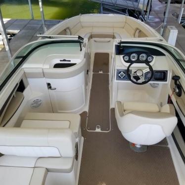 2013 Sea Ray 240 sundeck