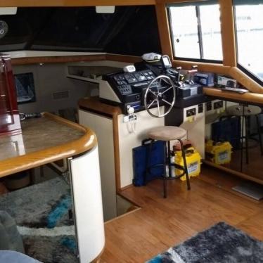 1990 Bayliner 4387 aft cabin motoryacht