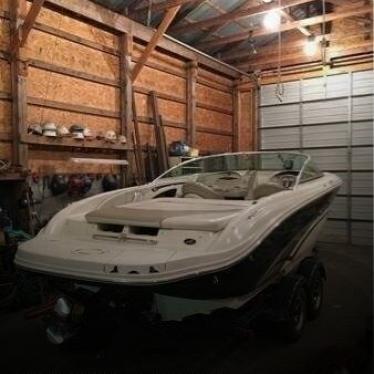 2003 Sea Ray 220 slx