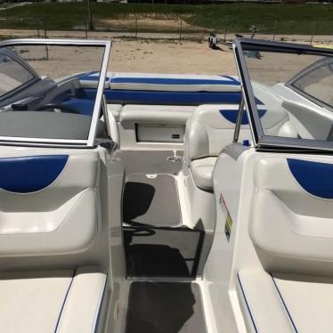 2007 Bayliner 225 br