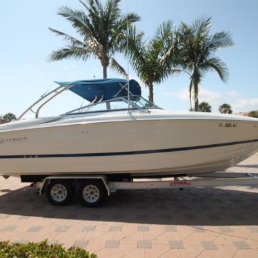 2004 Cobalt 282 bow rider