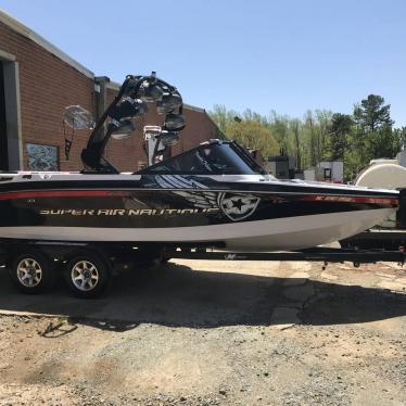 2011 Nautique 210