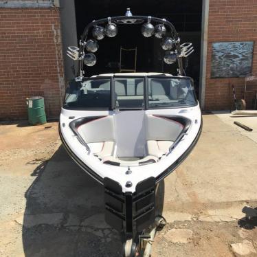 2011 Nautique 210